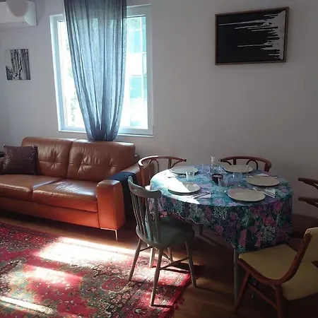 2 Bdr Park Center Lozenets Comfort Hadjis *